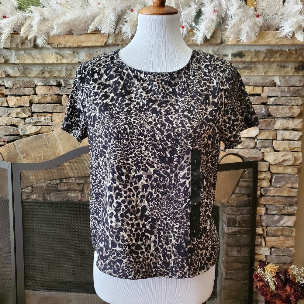 Banana Republic Animal Print Short Sleeve Blouse